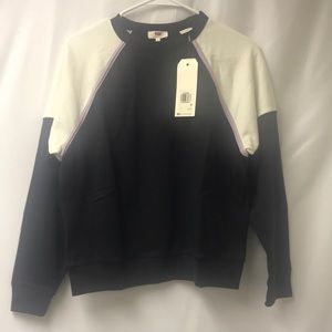 Levi’s women sweater black pink white small